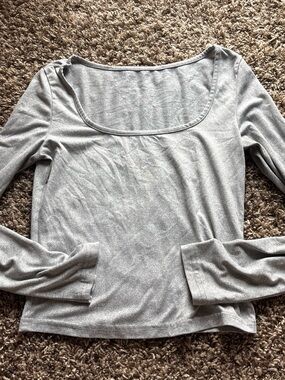 Scoop Neck Long Sleeve Top in Grey